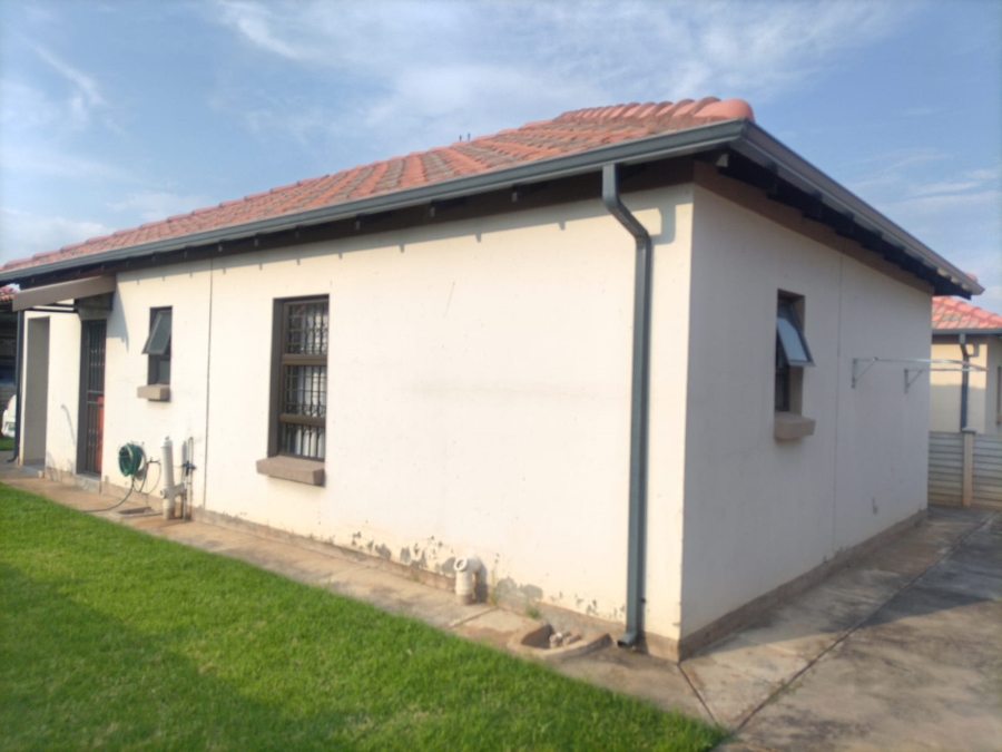 3 Bedroom Property for Sale in Waterval East North West